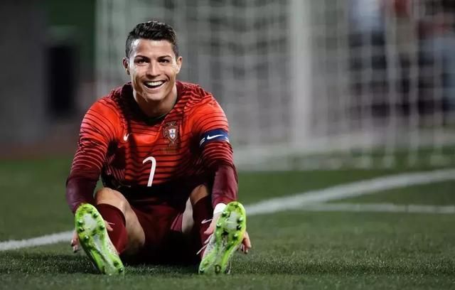 C罗为献血从不纹身,不只踢球厉害,他还做了这