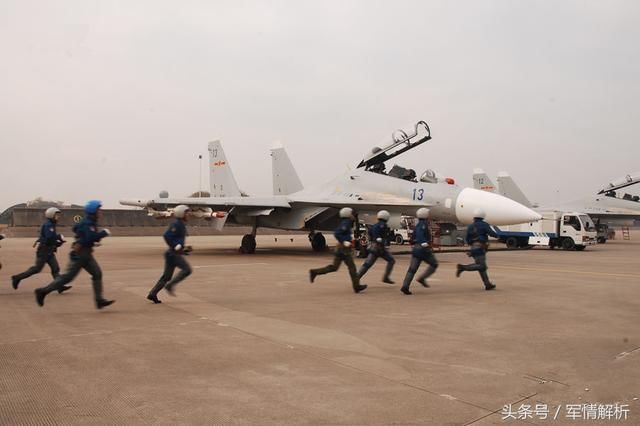 中国海航假想敌部队,用英语指挥交流,驾驶苏式