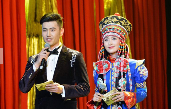 庆祝内蒙古成立七十周年音乐会《草原赞歌》上演