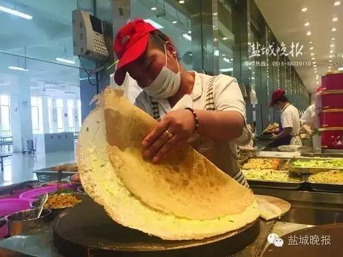 孙大姐杂粮煎饼:煎饼夹脆饼 好吃又管饱