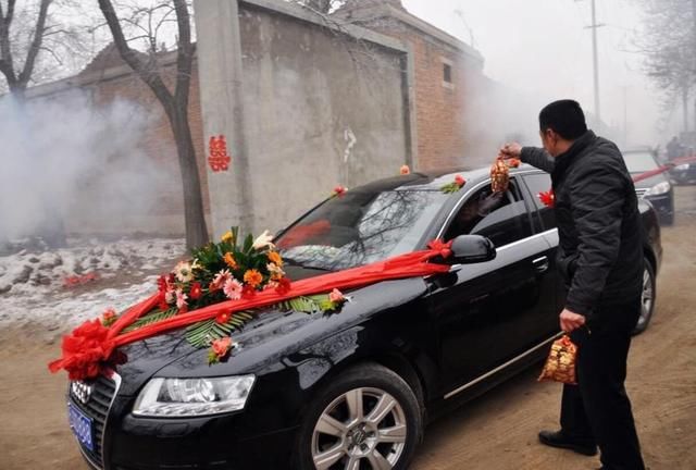 农村老话:宁可男大七,不可女大一,现在还说得