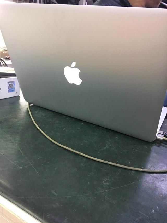 新买的苹果笔记本进水了拿到售后维修还没测试