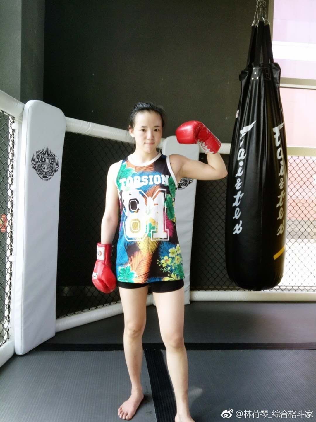 90后"格斗林妹妹"获mma世界冠军:我就是奔着冠军去的