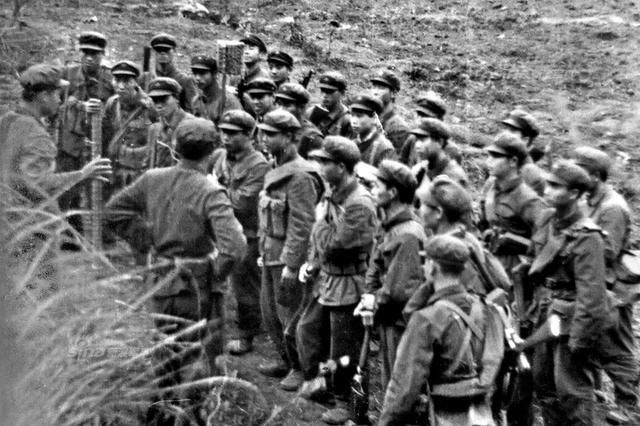 此人客观评价: 邓小平决定打对越自卫反击战的