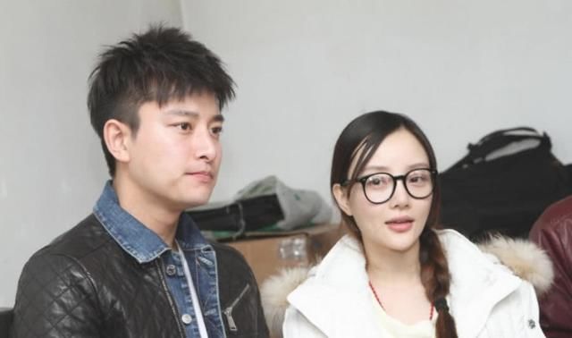 网曝贾乃亮疑似分居!回老家买豪宅未见李小璐