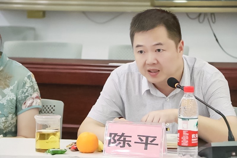 陈平校长在听取教师代表发言后进行了细心的点评,对各位老师提出的