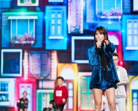 刘涛罕见秀长腿,《欢乐颂》安迪造型教你怎么显瘦 刘涛罕见秀长腿,《欢乐颂》安迪造型教你怎么显瘦