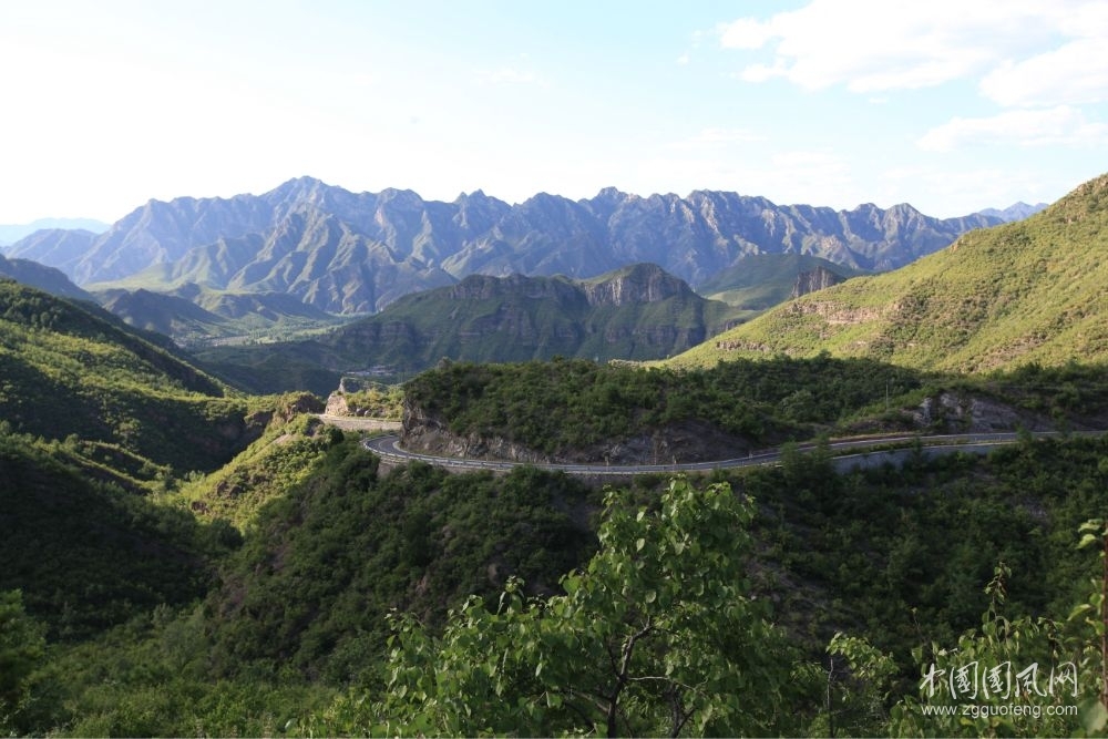 登长寿岭 (文/张会芳)