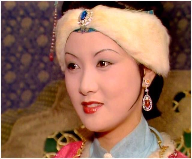 《红楼梦》中最聪明的两个女人,初次见面,一段交锋不分伯仲!