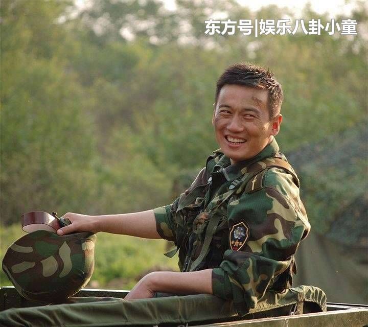 《我是特种兵》饰夜老虎侦察连一排排长,少尉陈国涛,这部剧让人徐洪浩