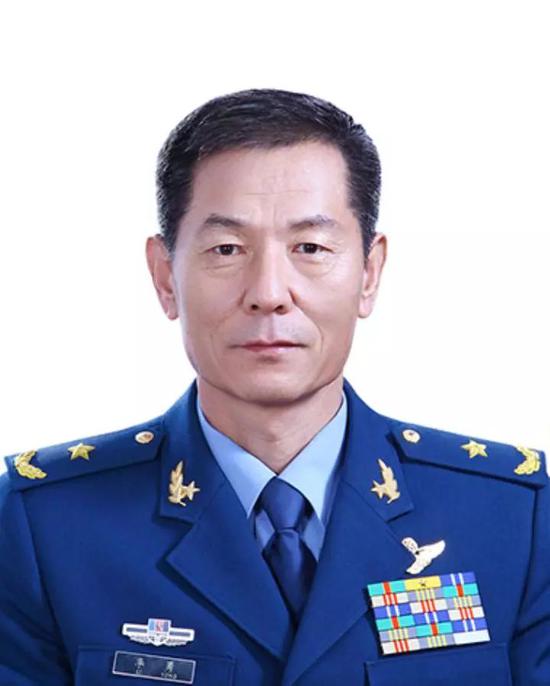 他曾任中部戰區副參謀長