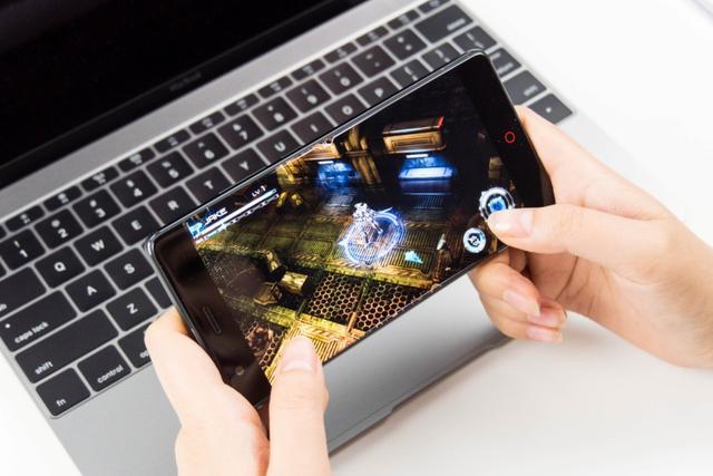 三星S8一年配置就不行了?8GB大内存的努比亚