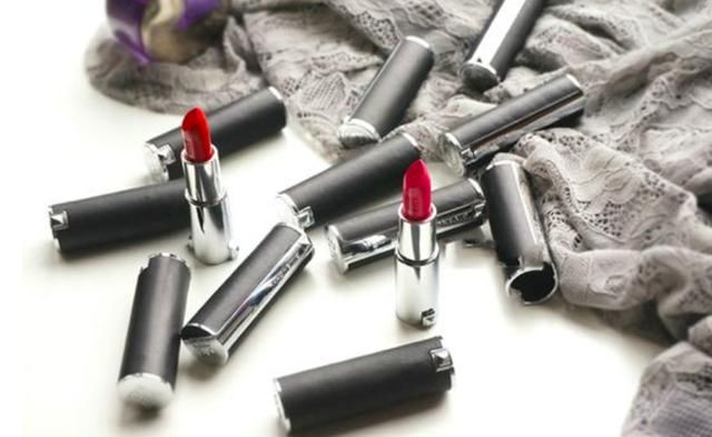 纪梵希和香奈儿什么关系?他们有什么背后的故