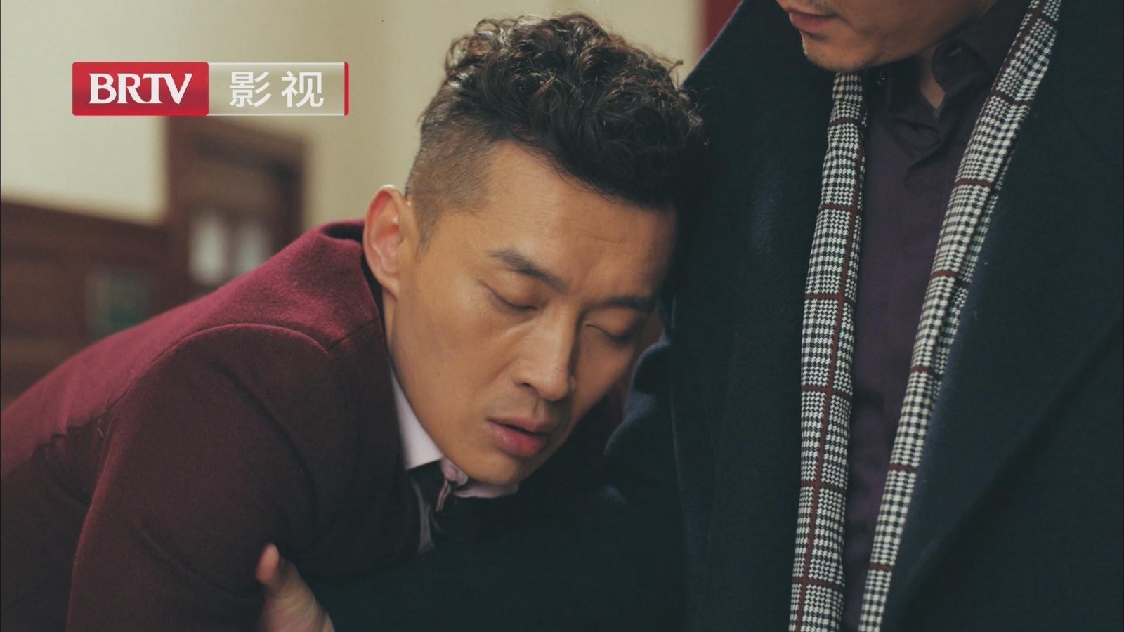 认了个干爹 喝得连亲爹都不认识了