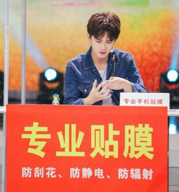 两个月上5次《快乐大本营》,何炅都嫌弃他,观