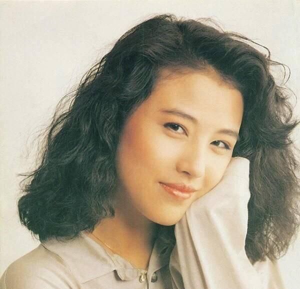 她曾经美的似仙女,却患红斑狼疮被前夫抛弃,如