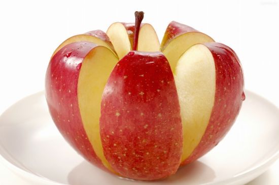 每天吃一个苹果有3大好处,但是不能和它一起吃