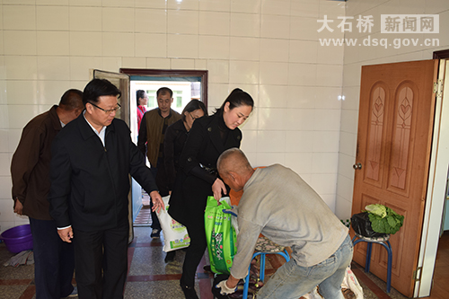 市金融办:金融信贷五千万 帮带脱贫千余户