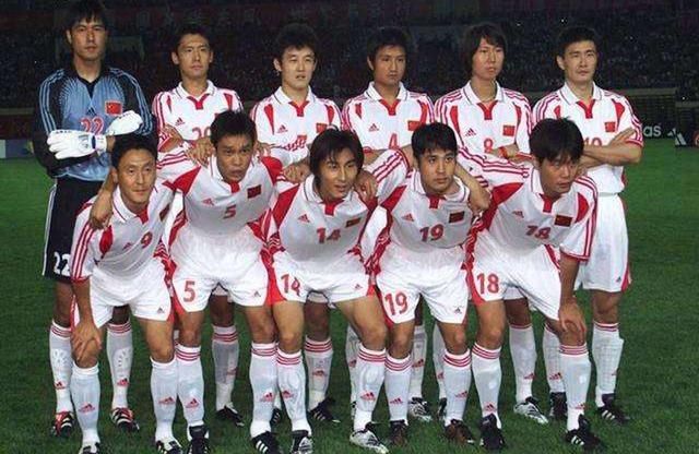 02年国足用腹肌秒杀现役肚腩纹身白斩鸡!U19