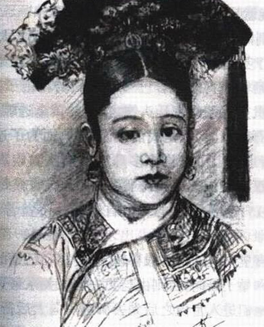 专家还原慈禧年轻照片,幼时的慈禧美若仙子,惊