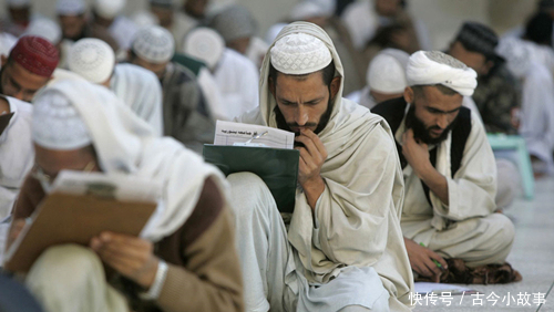 到巴基斯坦旅行,带一万块钱能生活多久?游客: