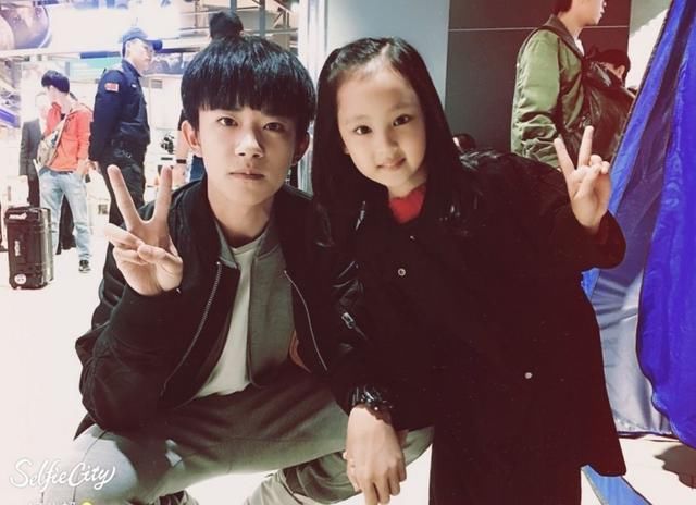 7岁张婉儿撞脸甜馨,不仅和李小璐像母女,还被