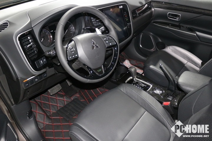 黄金7人做设计 广汽三菱欧蓝德车展实拍