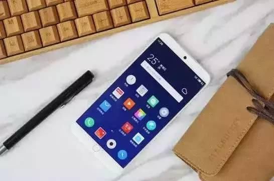 月薪2500元买什么手机好,这4款是你最好的选