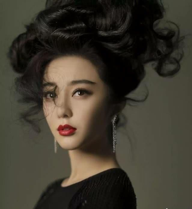 杨幂唐嫣只是不和,而她们两个现场互撕互不相