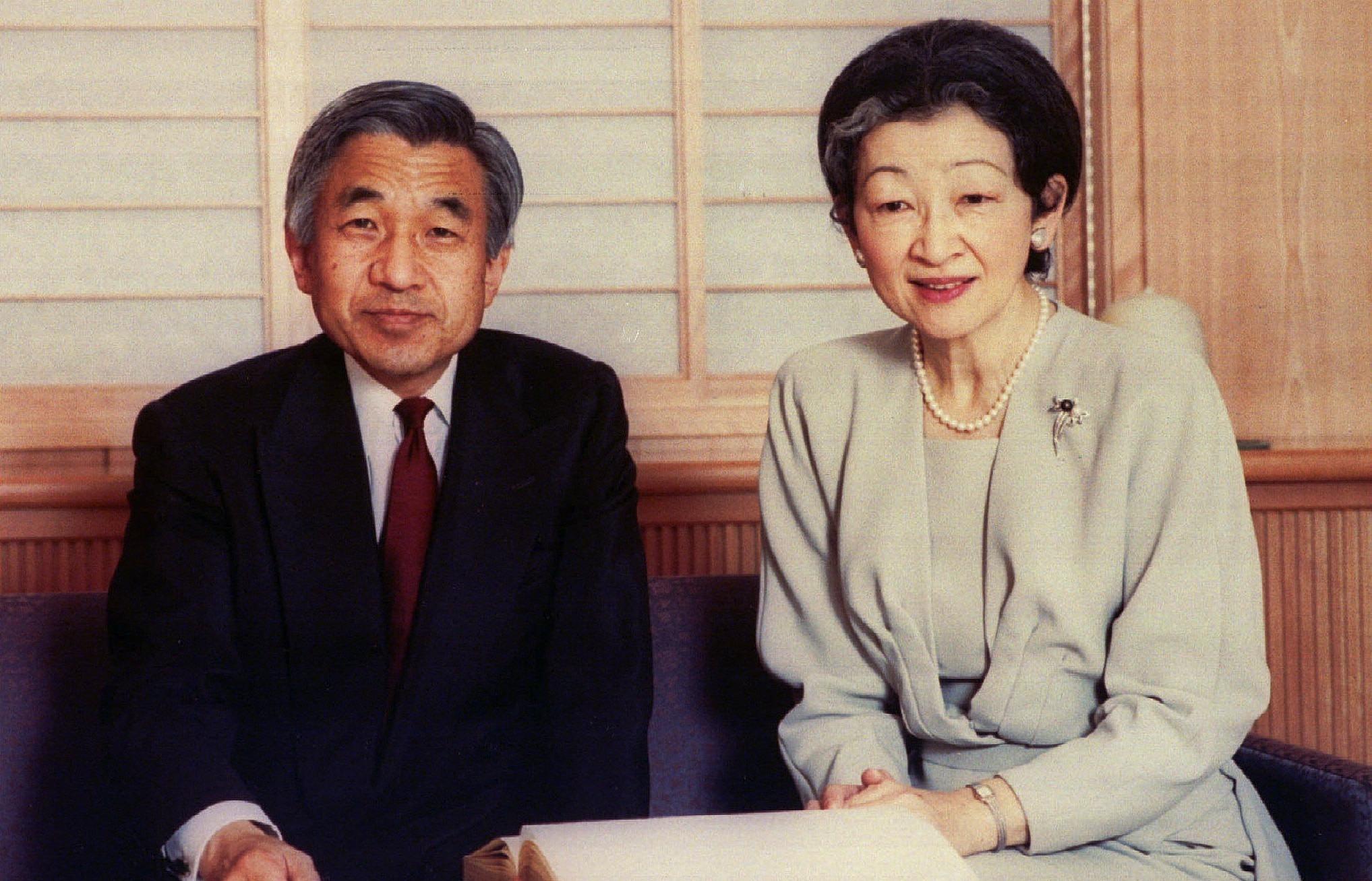 恩爱六十载日本明仁天皇夫妇喜迎钻石婚 恩爱六十载日本明仁天皇夫妇喜迎钻石婚