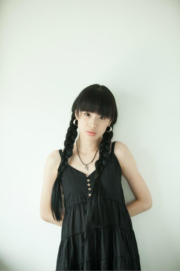 李梦撞脸芦田爱菜 网友:长大后我就成了你