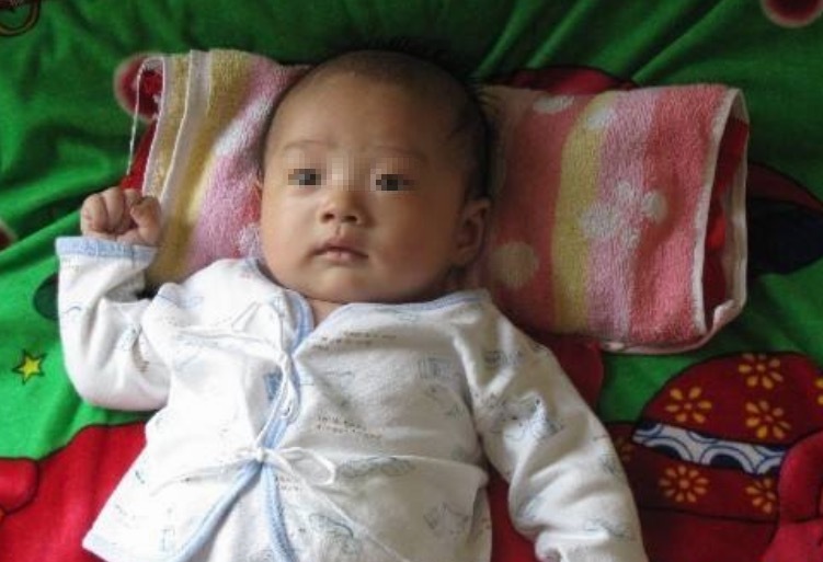 父亲姓死,女孩起名全家发愁,最后起的名字,听