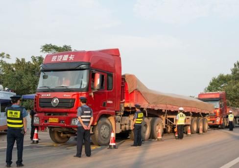 7,六軸及六軸以上汽車列車,六軸及六軸以上汽車列車連車帶貨總重量不