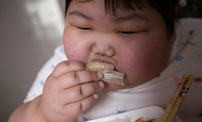 7岁娃4年胖了120斤 减肥花近百万