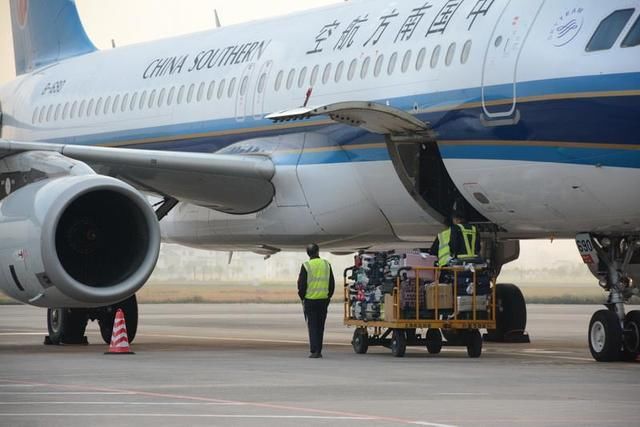 木棉花夜放徽州 南航首度在黄山机场投放过夜