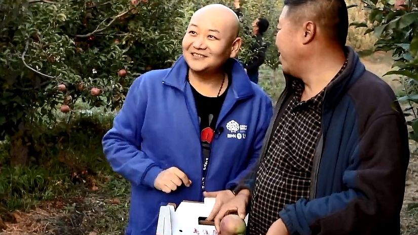 金秋采摘去！知名主持人亲身体验京郊采摘路线