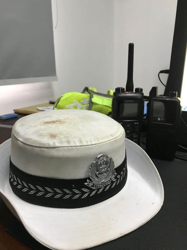 连续抗疫执勤21天警帽变脏 网友:最美的警帽 最美的警察 连续抗疫执勤21天警帽变脏 网友:最美的警帽 最美的警察