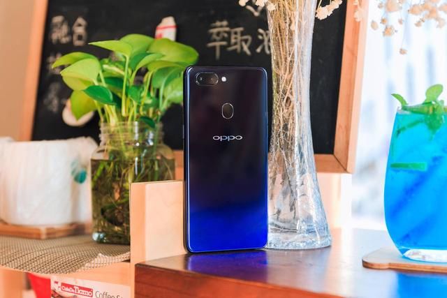 再也不用删应用删照片删视频?OPPO R15告诉