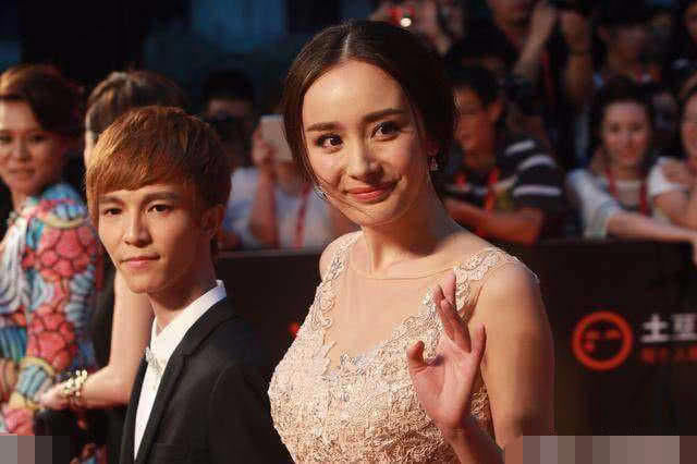 杨幂十大穿帮镜头:三生三世十里桃花中夜华对