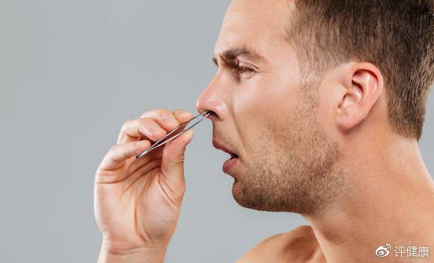 鼻毛太长该剪掉还是拔掉?耳鼻喉医生:你这是在