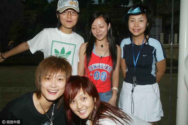 2000年代，随着选秀节目地日益增多，一些相貌平平、身材不突出，但是个性十足的女孩走到了大众的面前，一时间中性美也成为了中国时尚界的新宠。