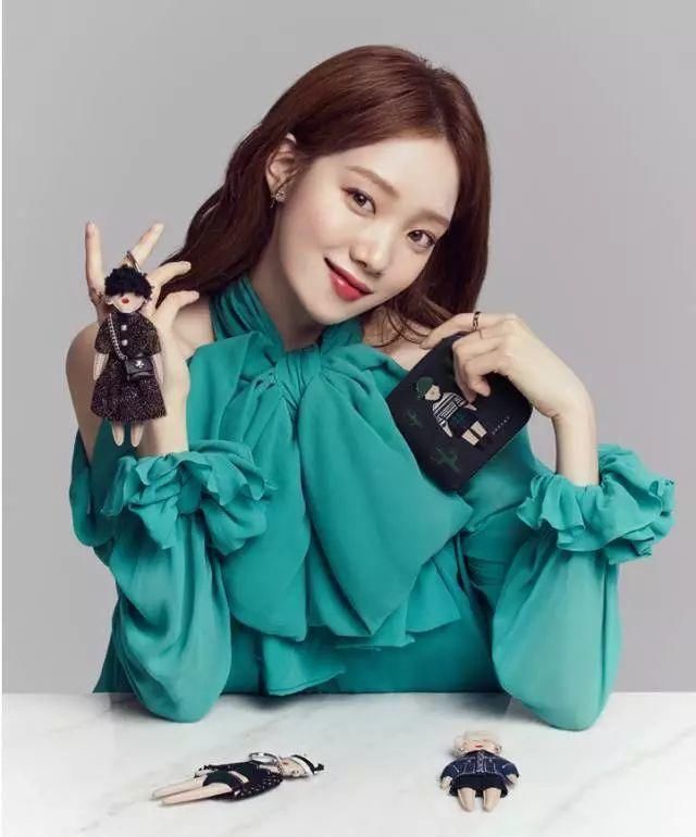 别再只知道MCM,这只李圣经新宠才是韩国妹子