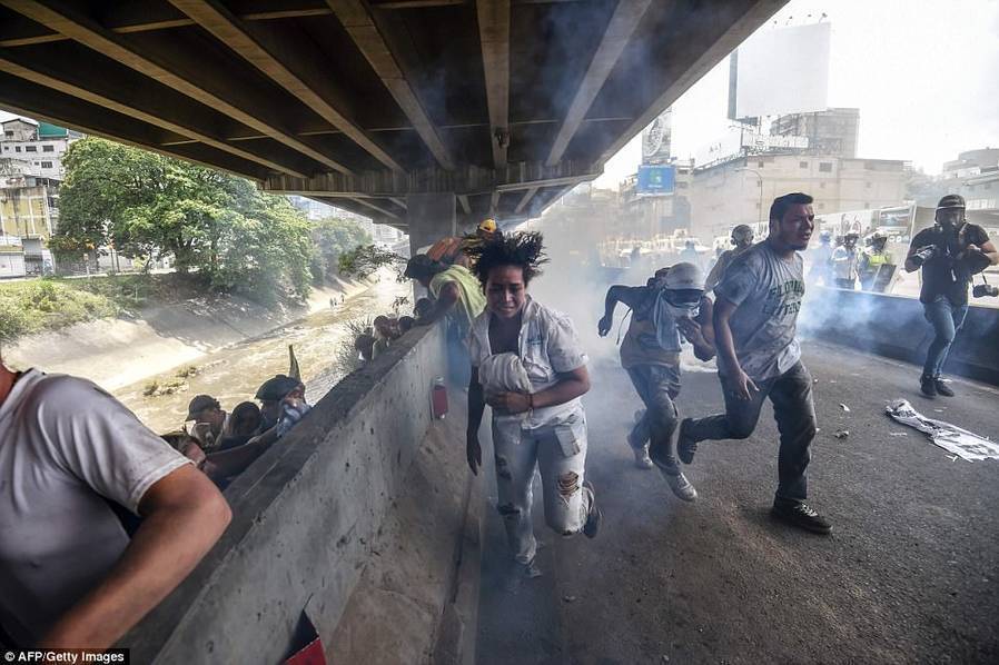 委内瑞拉经济恶化引抗议 马杜罗还能撑多久