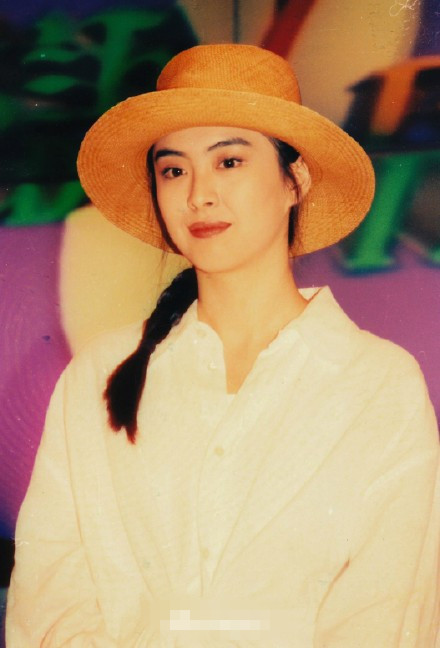 著名女星王祖贤旧照曝光 清纯脱俗风情万种