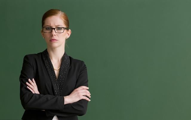 老师吼学生让其滚蛋,学生向教育局投诉,校长: