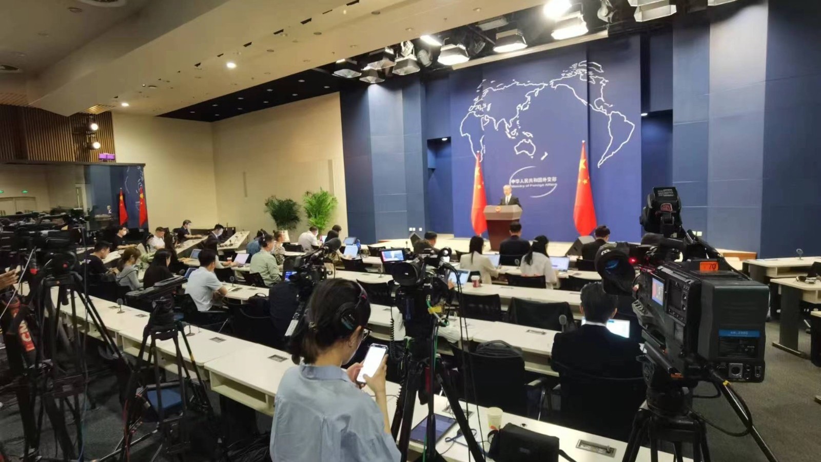 菲方声称中国在仙宾礁填海造地 外交部驳斥_北京时间
