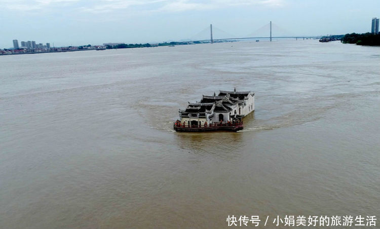 长江泄洪后出现罕见奇观,一座距今800年的观音