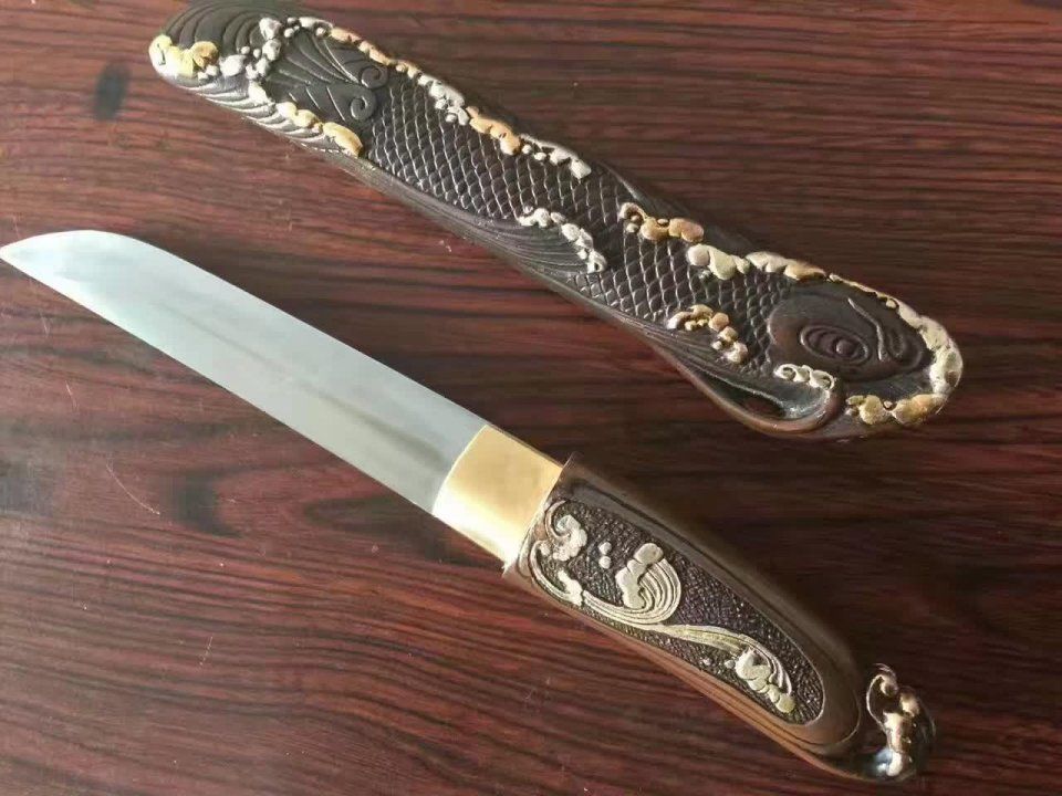 专诸将剑藏在鱼腹中,谁都猜不到.