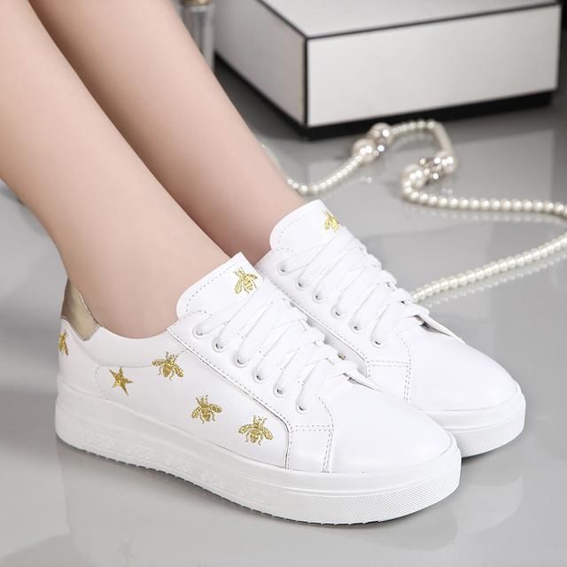 上海女人真敢穿,穿帆布鞋不穿袜子,那是一种什