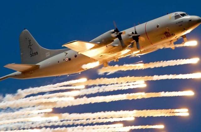 根据后来的报道才得知这架失事的预警机是空警-200,而当时机上有40人